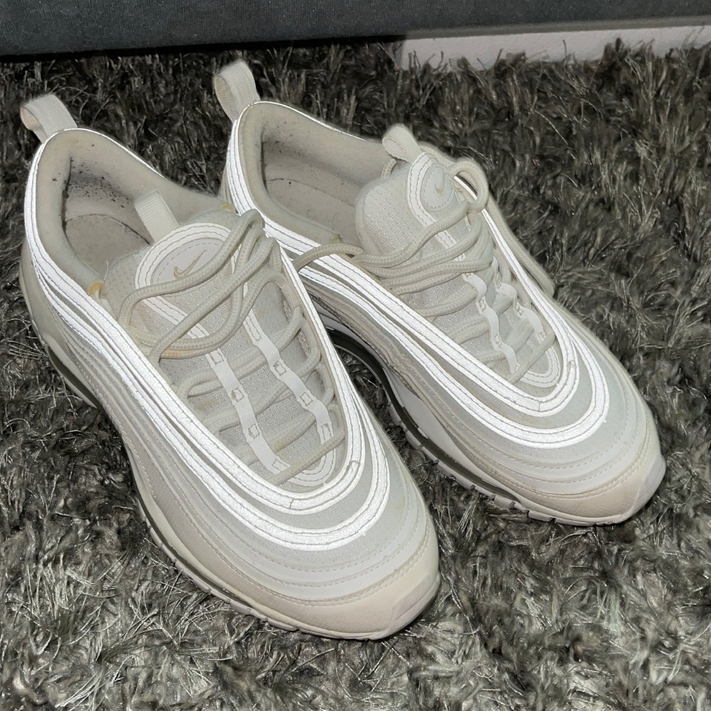NIKE SNEAKERS SIZE US 4